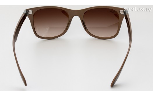 Ray-Ban Wayfarer Liteforce (RB4195 603313 52mm) saules brilles